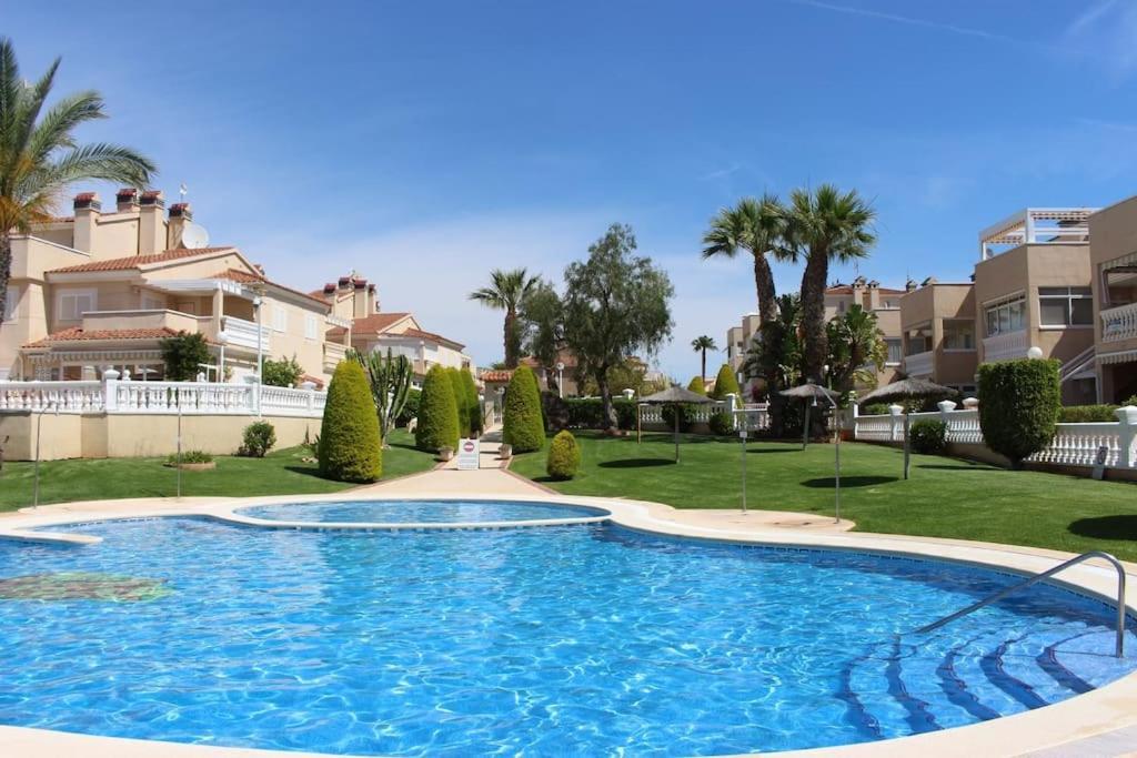 Apartament Z Duzym Tarasem Na Pieknym Osiedlu Orihuela Exteriör bild